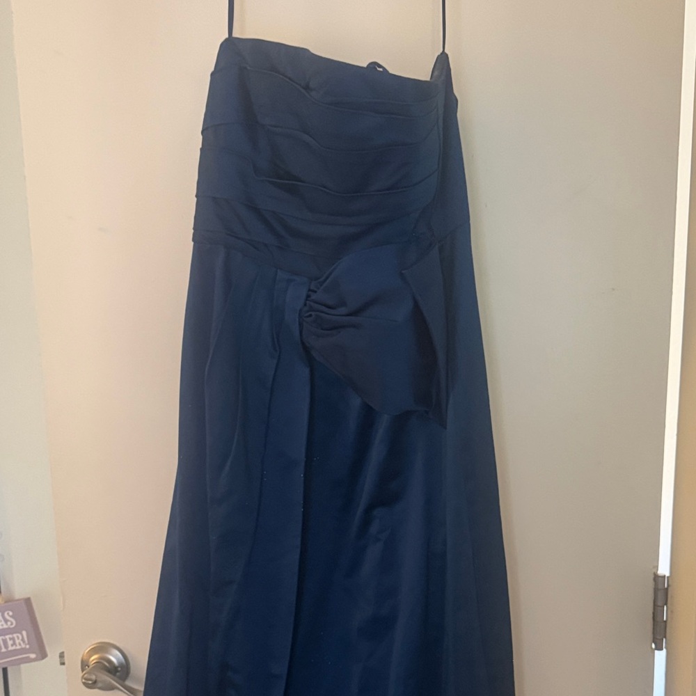 Elegant Navy Blue Strapless evening gown